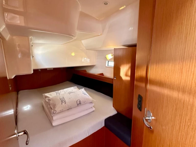 Pronajmout Plachetnice se skipperem či ne Bavaria v Sukošan