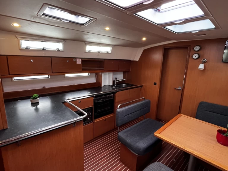 Pronájem lodi Bavaria Cruiser 45 v Sukošan na Samboatu