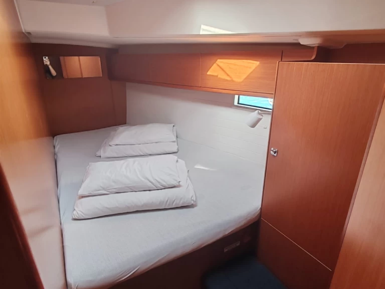 Pronájem lodi Drage lákavé ceny Cruiser 46