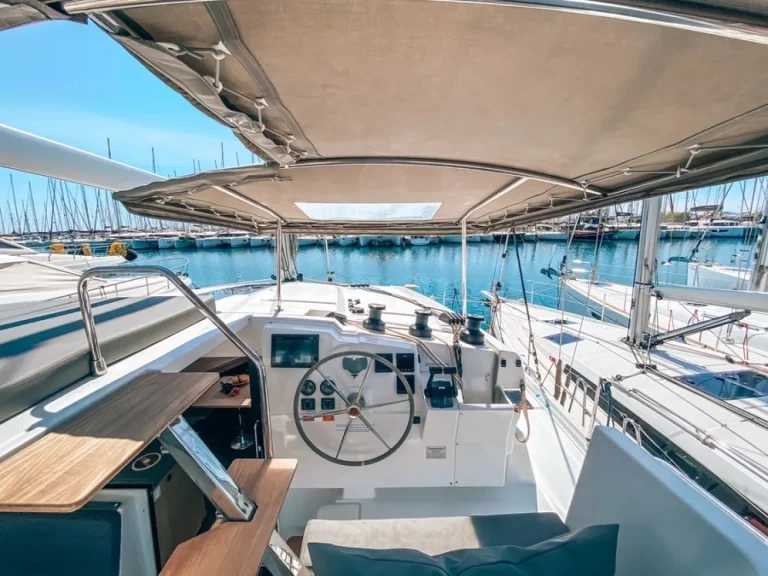 Fountaine Pajot Lucia 40 jednotlivci a charterové společnosti v Pula