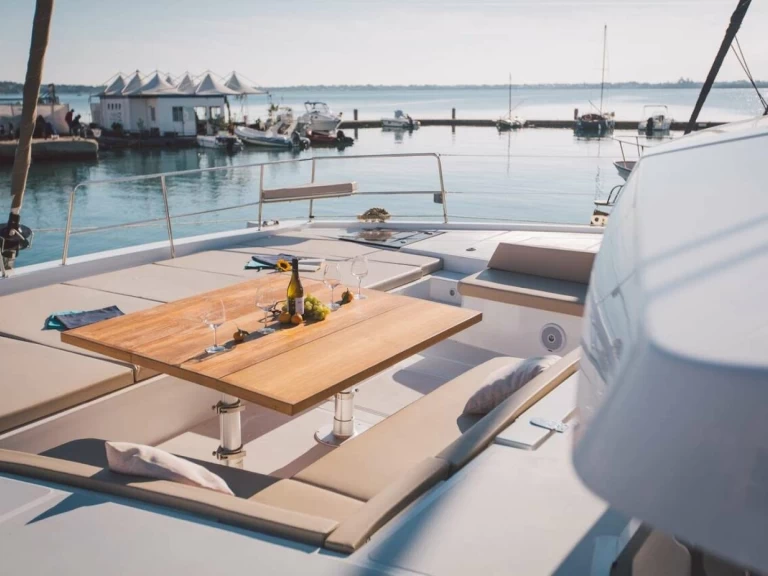 Pronájem lodi Capo d'Orlando lákavé ceny Bali 5.4