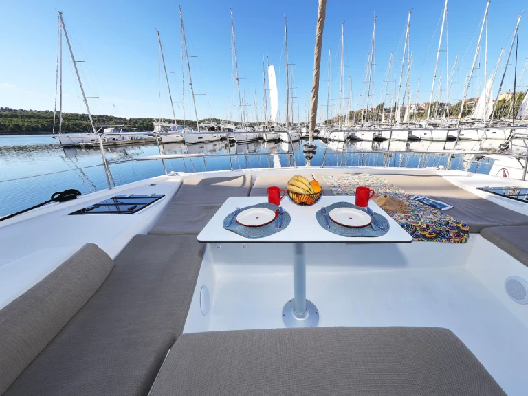 Pronajmout Katamarán se skipperem či ne Bali v Šibenik 