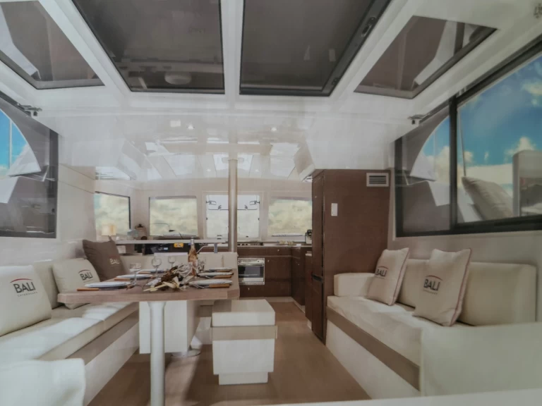 Katamarán k pronájmu v Parham Town za nejlepší cenu