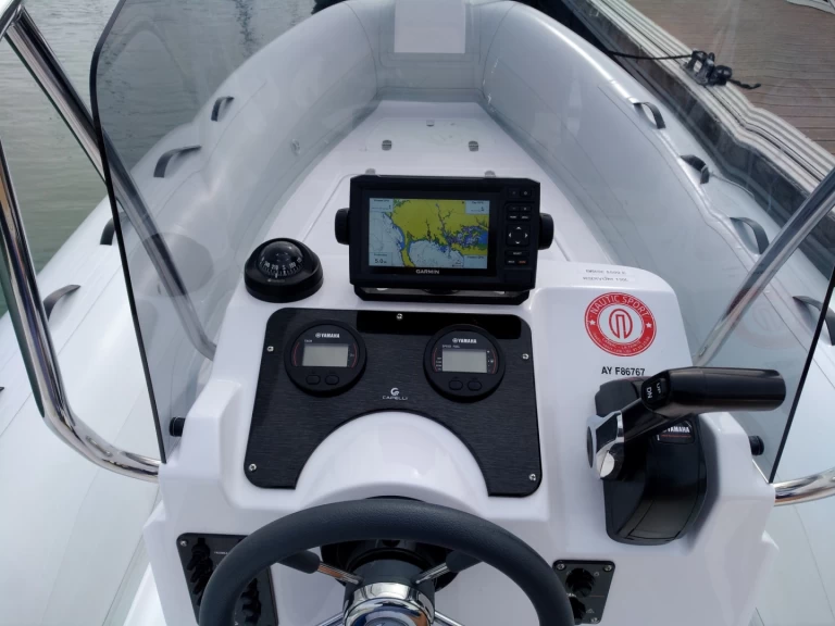 Pronajmout Polotuhá loď se skipperem či ne Capelli v La Trinité-sur-Mer