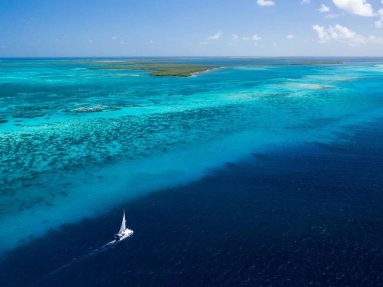 Pronájem jachty v Belize City -Lagoon Sand Star na Samboatu