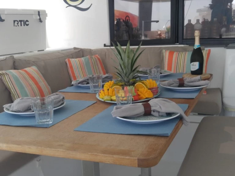 Pronajmout si Fountaine Pajot Tranquilo v Belize City