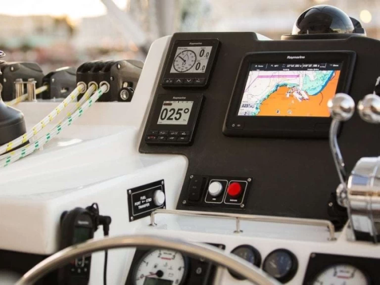 Pronajmout Katamarán se skipperem či ne Leopard v Belize City