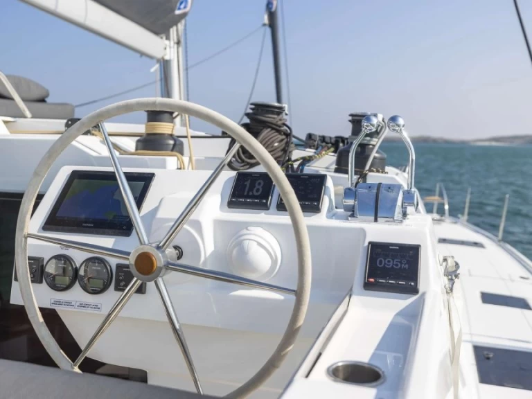 Pronajmout Katamarán se skipperem či ne Fountaine Pajot v Belize City