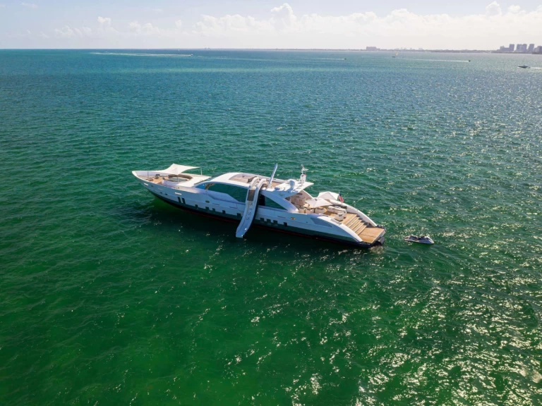 Pronájem Jachta Tecnomar s licencí