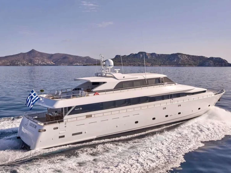 Pronajmout si Technomarine LET IT BE v Piraeus