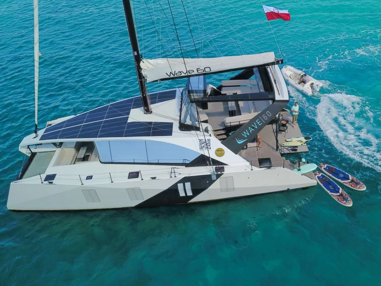 Wave Catamarans Summer jednotlivci a charterové společnosti v Paradise Island