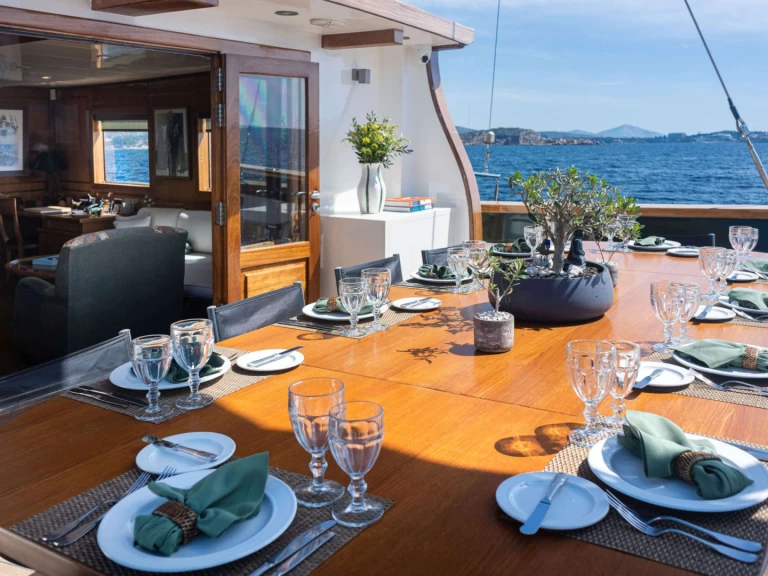 Jachta k pronájmu v Nea Peramos za nejlepší cenu