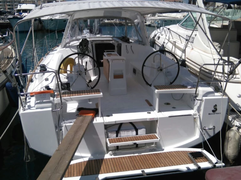 Pronájem lodi Bénéteau Oceanis 38 v Procida na Samboatu