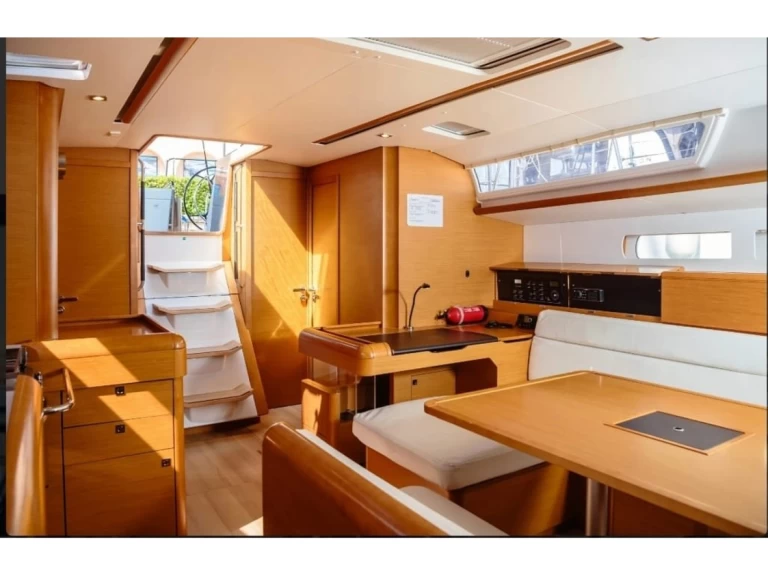 Plachetnice k pronájmu v Tropea za nejlepší cenu