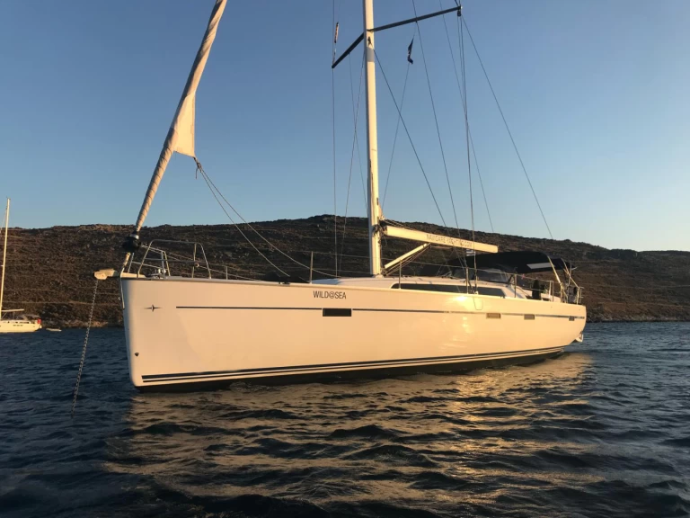 Pronájem lodi Lavrio lákavé ceny Cruiser 51