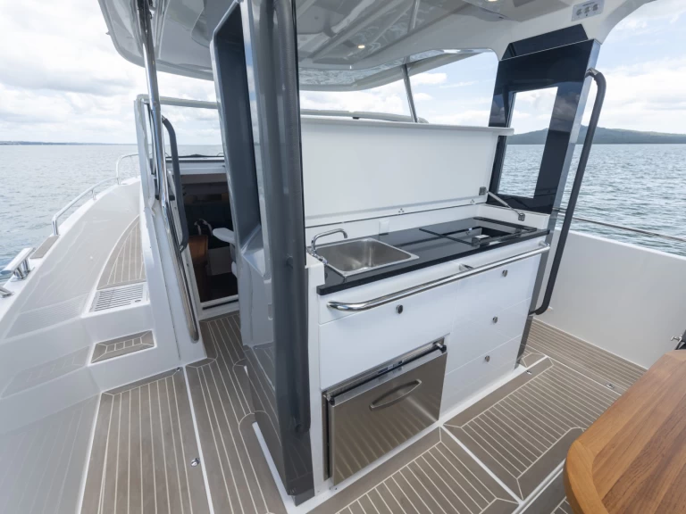 Pronajmout Motorová loď se skipperem či ne Nimbus v Níkiti