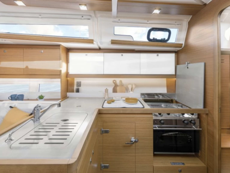 Pronájem lodi Port-Camargue lákavé ceny Dufour 390 Grand Large