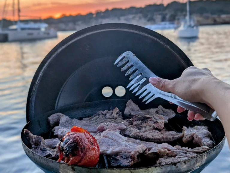 Jeanneau Sun Odyssey 44 jednotlivci a charterové společnosti v Sant Antoni de Portmany