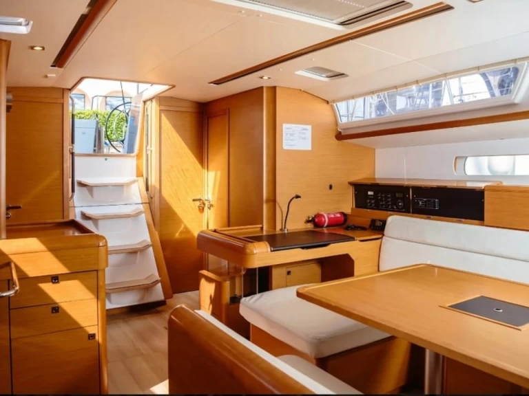 Pronájem jachty v Tropea -Jeanneau Sun Odyssey 519 "Kalos na Samboatu