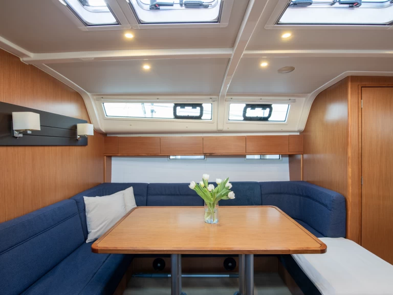 Pronájem jachty v Lavrio -Bavaria Cruiser 51 na Samboatu