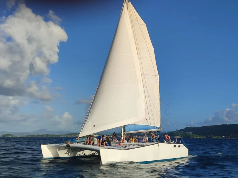 Pronájem lodi Snotra open40 Plan eric lerouge v Les Trois-Îlets na Samboatu