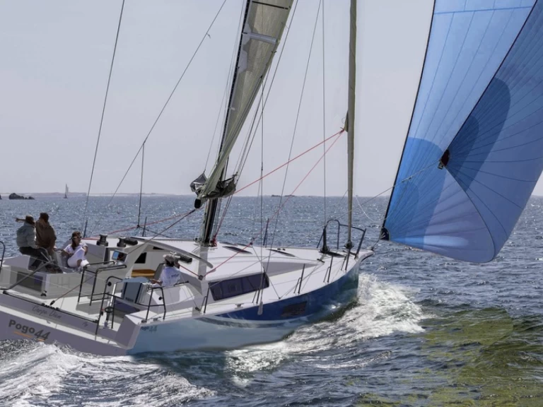 Pronájem Plachetnice Pogo Structures s licencí