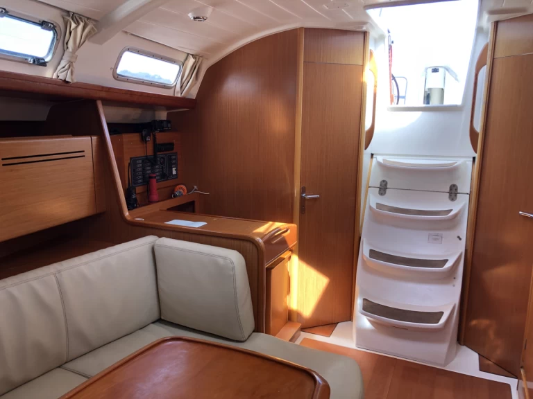 Pronajmout Plachetnice se skipperem či ne Bénéteau v Saint-Mandrier-sur-Mer