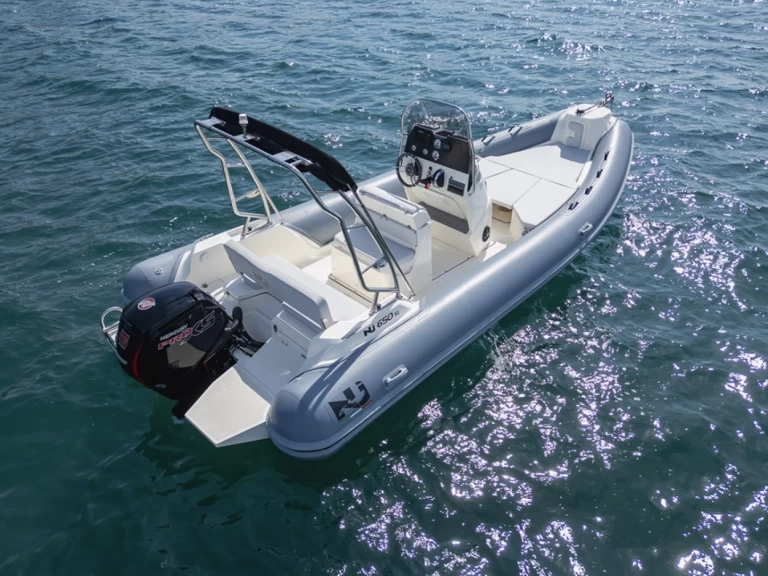 Pronajmout si Nuova Jolly NJ 650 v Propriano