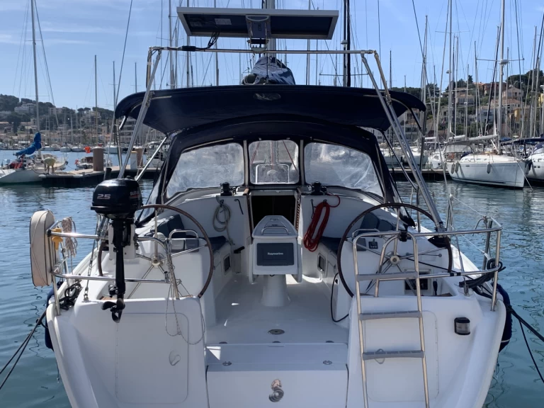 Pronájem Plachetnice Bénéteau s licencí