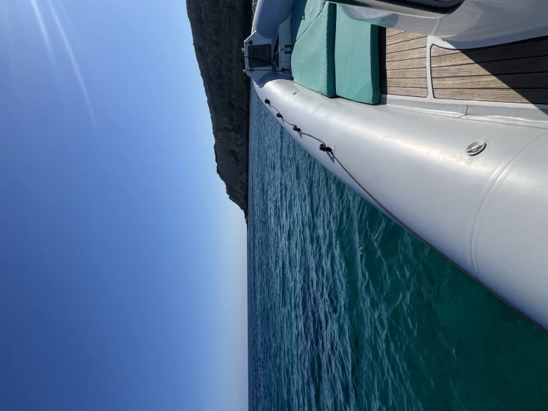 Pronájem Polotuhá loď v Limassol Marina -Sacs Stratos 12