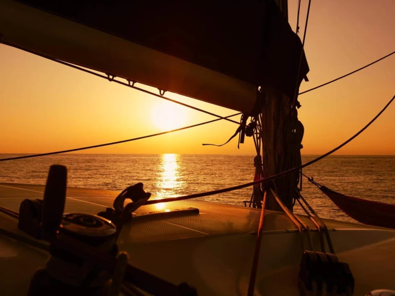 Pronájem lodi Toulon lákavé ceny Orana 44