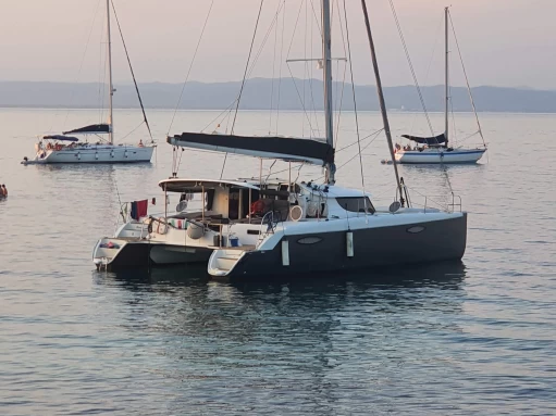 Pronajmout si Fountaine Pajot Orana 44 v Toulon