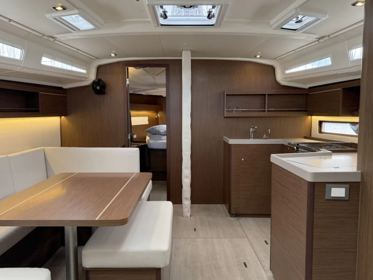 Pronájem Plachetnice Bénéteau s licencí