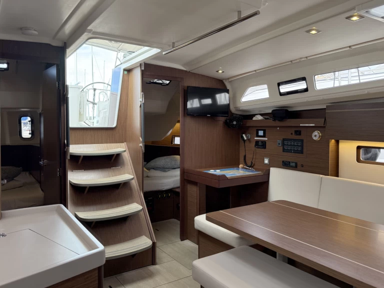 Bénéteau Oceanis 40.1 jednotlivci a charterové společnosti v Biograd Na Moru