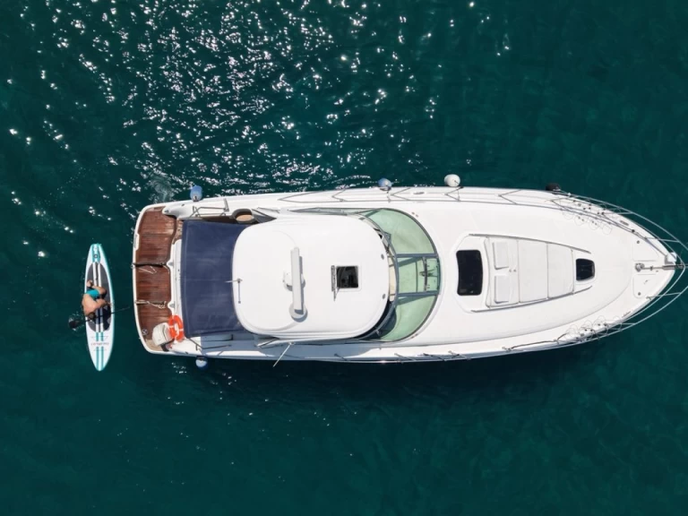 Pronajmout si Sea Ray Sea Ray 455 Sundancer v Limassol
