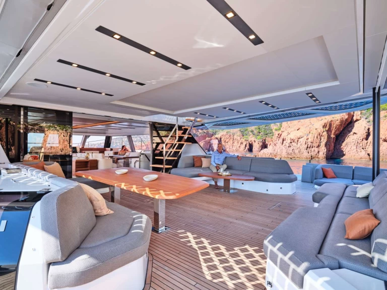 Pronájem Jachta Fountaine Pajot s licencí
