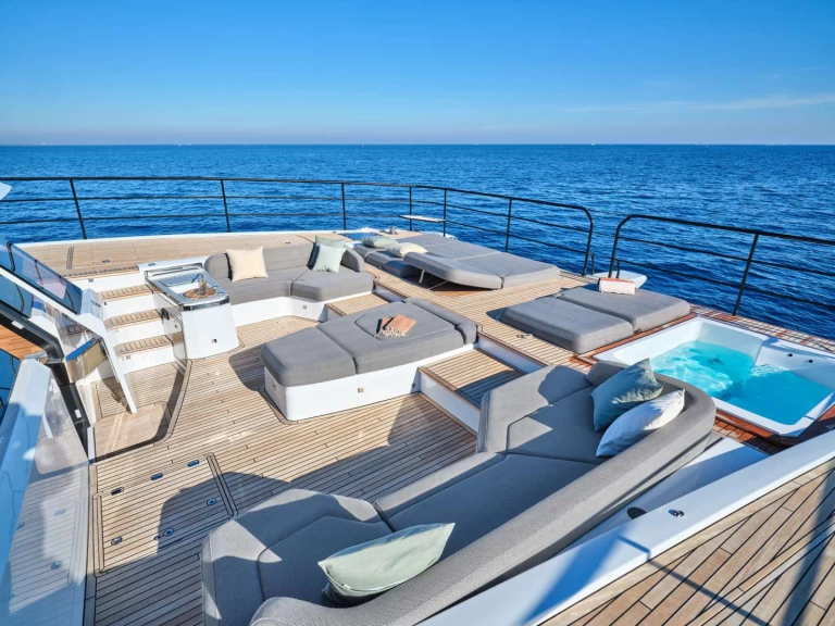 Fountaine Pajot CHRISTAL MIO 80  jednotlivci a charterové společnosti v El Gouna