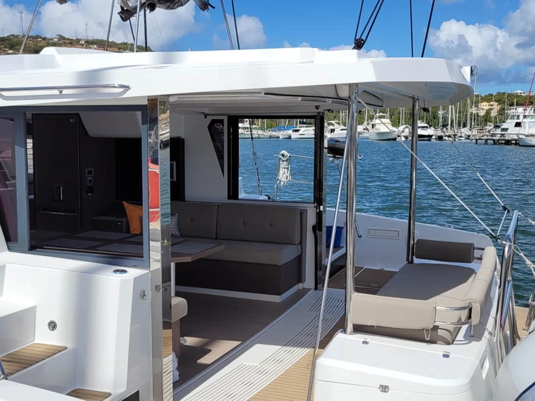 Pronájem Katamarán Bali s licencí