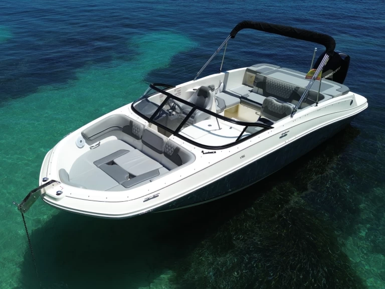 Pronájem Motorová loď v Ibiza Town -Bayliner VR6 OB