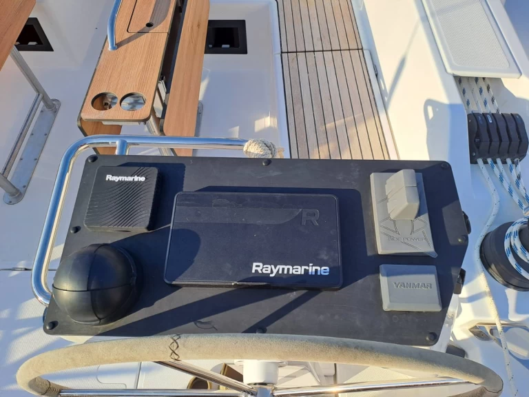 Pronájem Plachetnice Bavaria s licencí