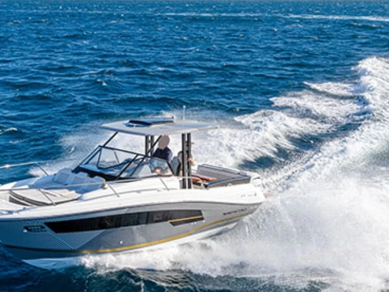 Pronajmout si Jeanneau Cap Camarat 9.0 WA v La Spezia