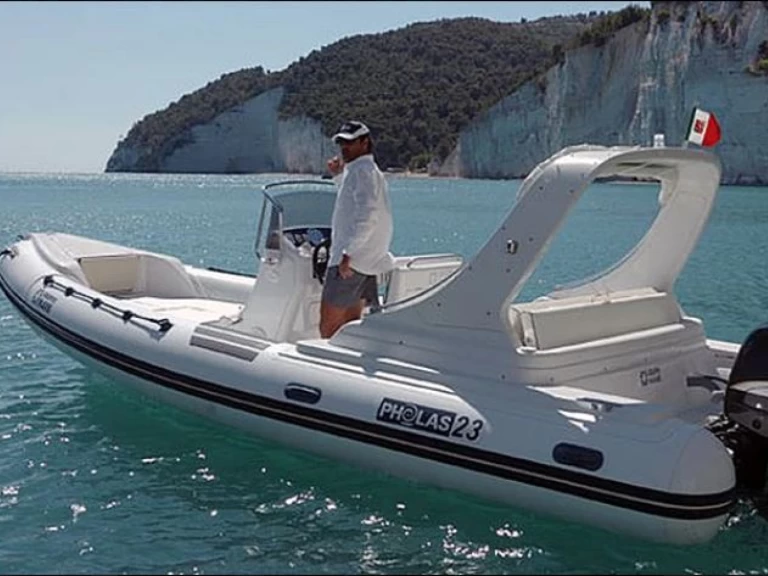 Pronajmout Polotuhá loď se skipperem či ne Pholas v Sliema