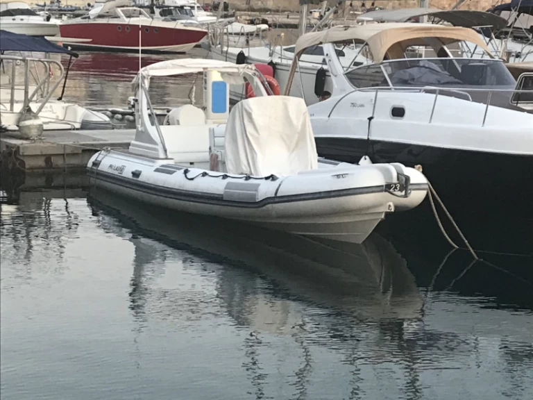 Pronájem lodi Pholas 23 v Sliema na Samboatu