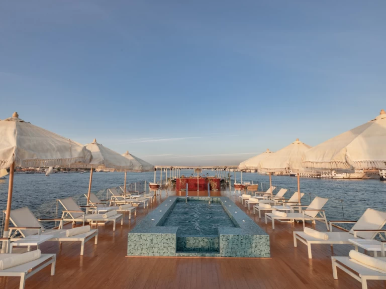 Říční loď k pronájmu v Cairo za nejlepší cenu