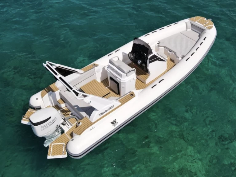 Pronajmout si Tiger 850 v La Flotte