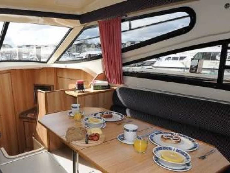 Pronájem Motorová loď Le Boat s licencí