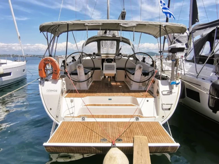 Pronajmout Plachetnice se skipperem či ne Bavaria v Volos