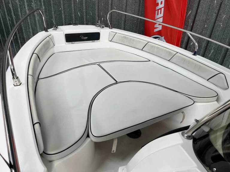 Pronajmout si Ranieri Voyager 18 S v Gruissan