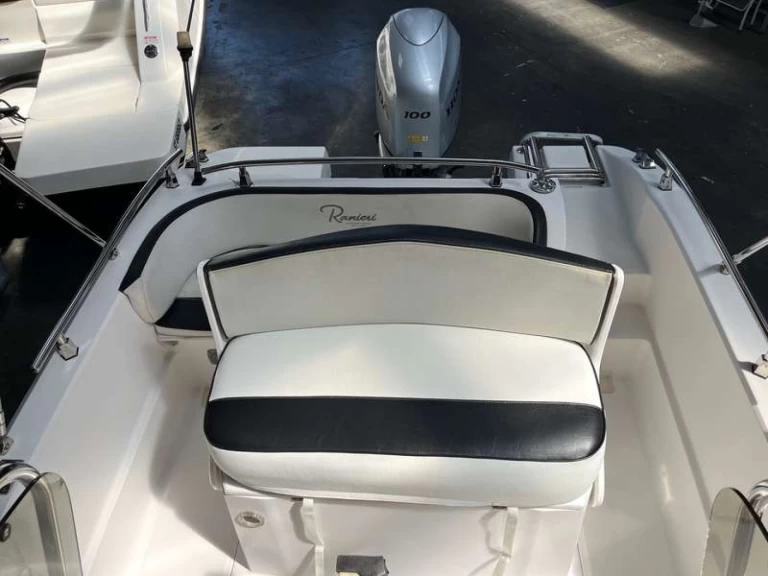 Pronájem lodi Gruissan lákavé ceny Voyager 18 S