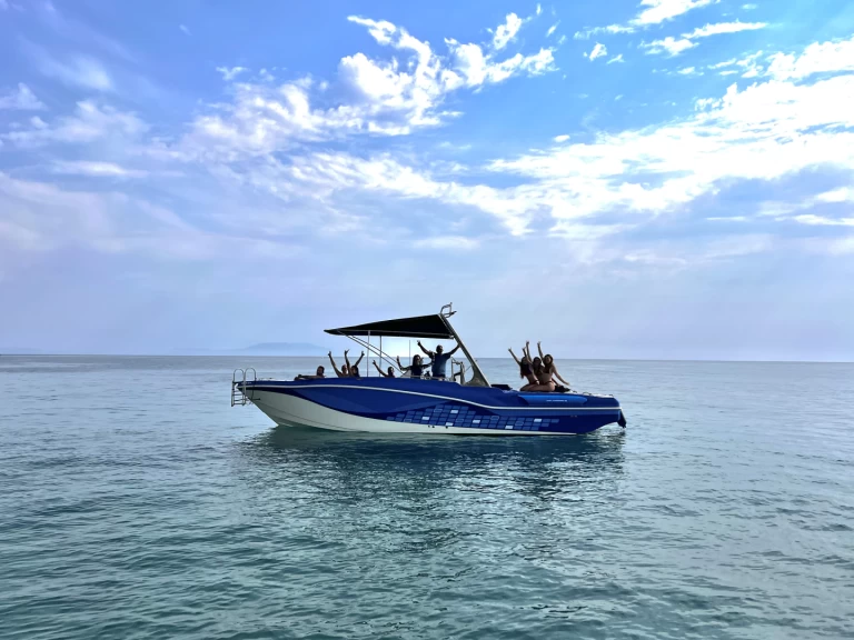 Mercan 32 excursion  jednotlivci a charterové společnosti v Vráchos